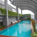 Best Choice Modern 2Br L\'Avenue Apartment By Travelio